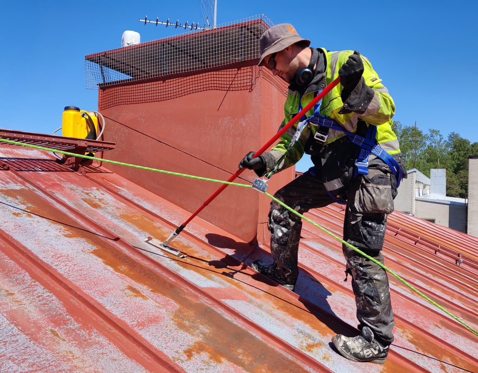 Pintamestarit kattohuolto peltikatto ruostehionta